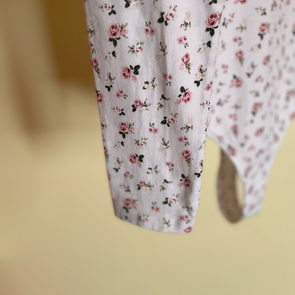 Floral bodysuit, white with pink flower details - Picture 3 of 4
